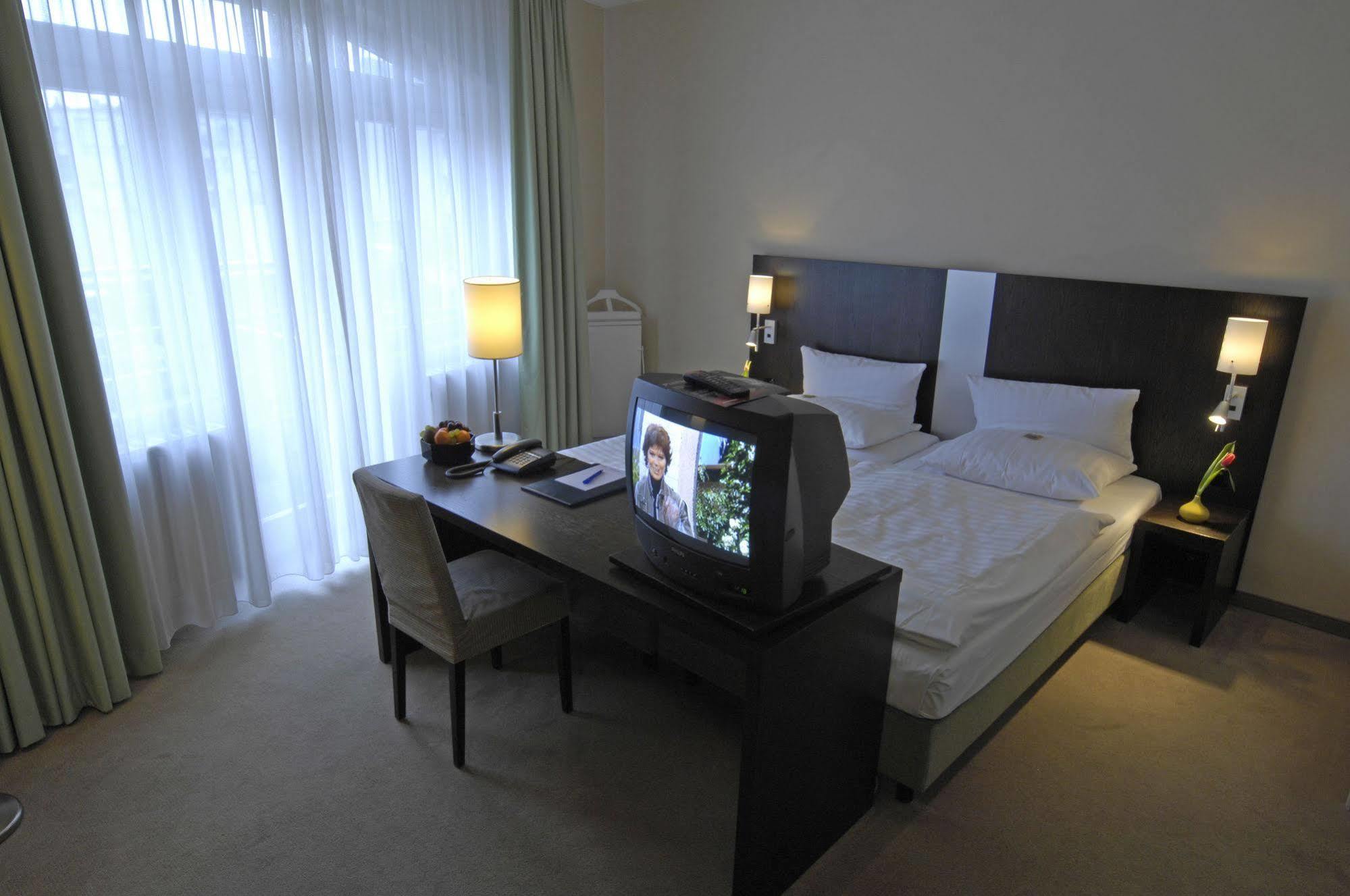 Astor & Aparthotel Cologne Extérieur photo